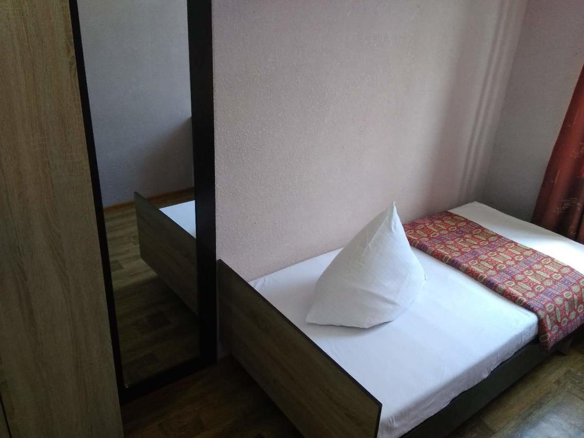 Saima Guest House Ош Экстерьер фото